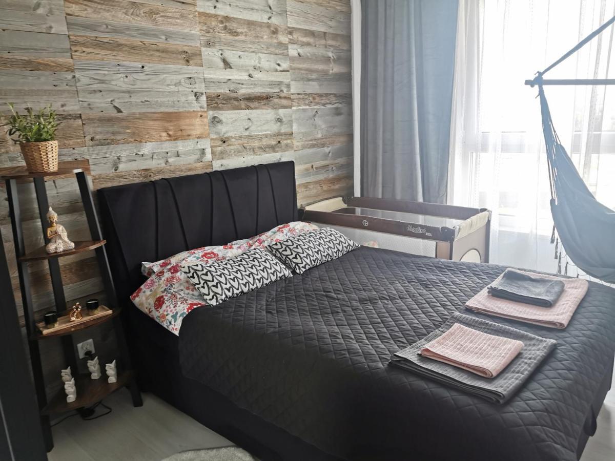 Apartament Przy Bursztynowym Stadionie Гданск Екстериор снимка