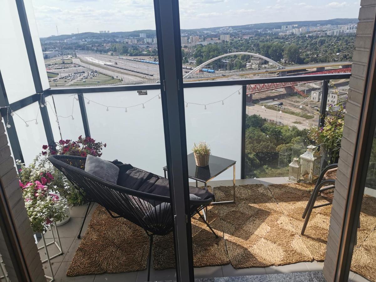 Apartament Przy Bursztynowym Stadionie Гданск Екстериор снимка