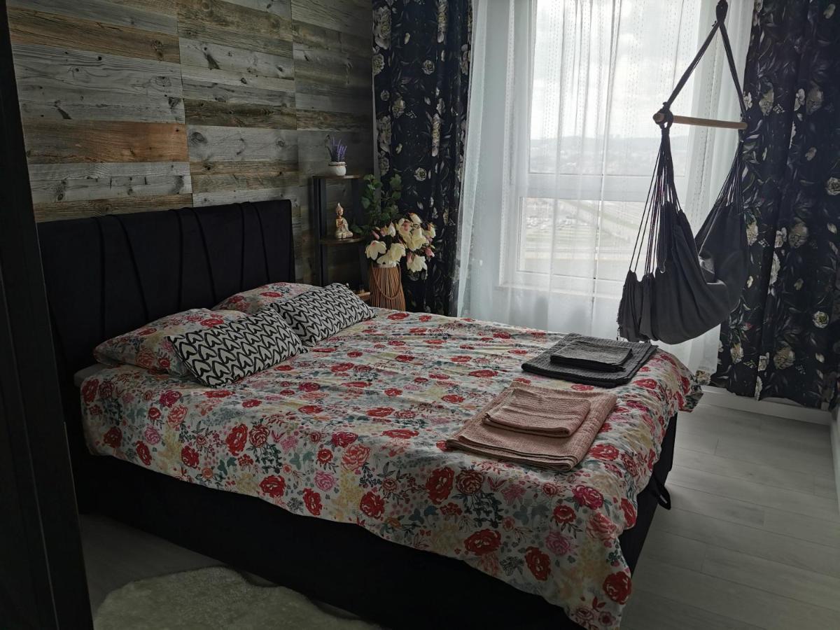 Apartament Przy Bursztynowym Stadionie Гданск Екстериор снимка