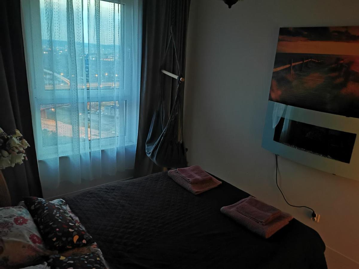 Apartament Przy Bursztynowym Stadionie Гданск Екстериор снимка